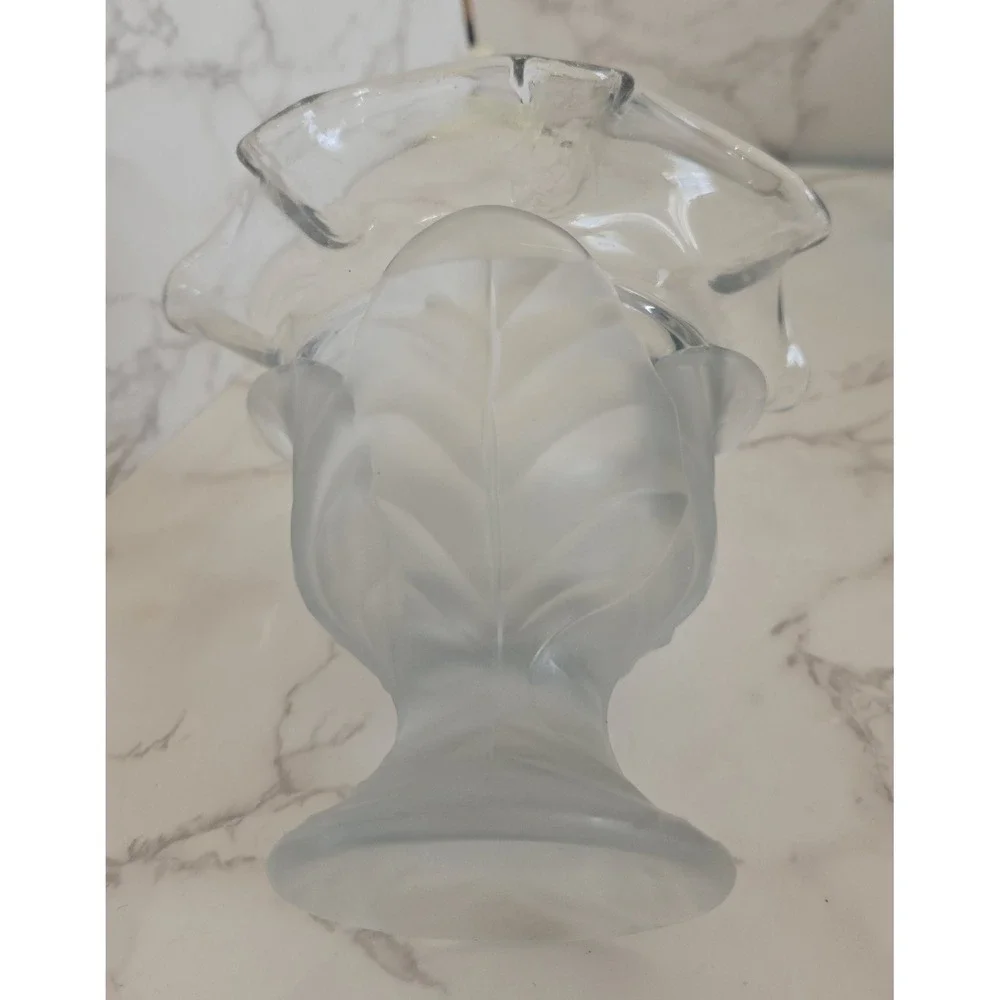 VTG Candy Dish Glass Epic Leaf‎ Satin Ruffled Rim Heavy Compote